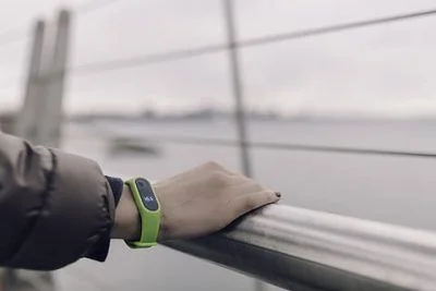 ¿Qué smartwatch debo elegir entre Amazfit y Fitbit? Veamos la comparativa actualizada