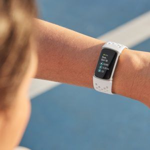 Fitbit Luxe vs Fitbit Charge 5